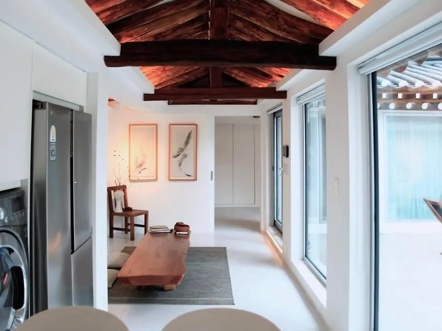 公寓 Cheongryang-Anchae 2Br 2Ba Hanok Spa Free Parking 首爾