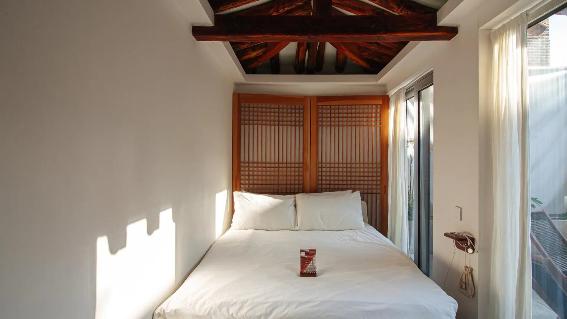 Cheongryang-Anchae 2Br 2Ba Hanok Spa Free Parking location