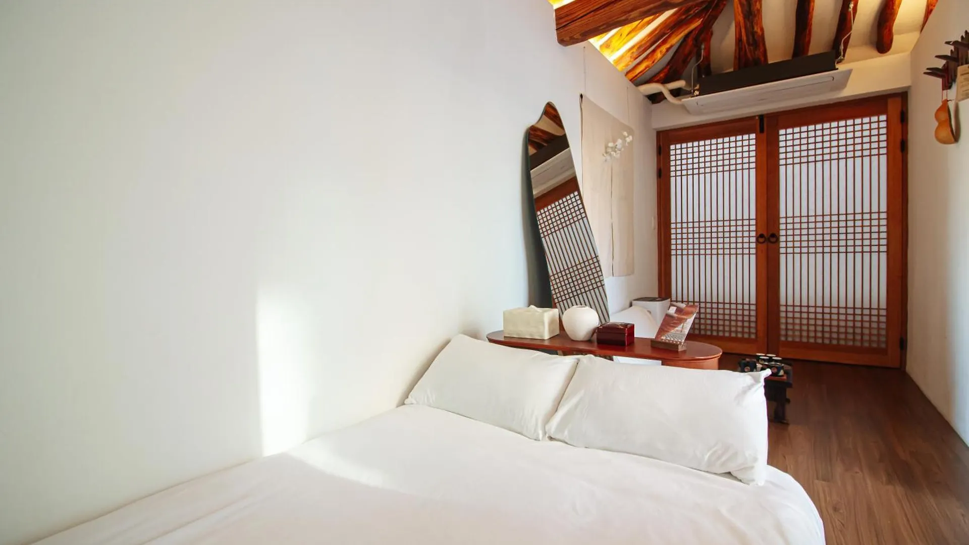 公寓 Cheongryang-Anchae 2Br 2Ba Hanok Spa Free Parking 首爾